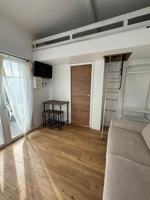 Avec Piscine Apartment